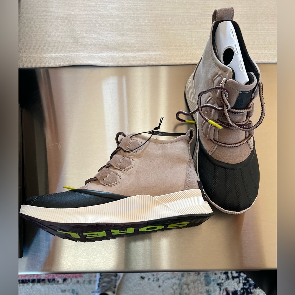 NWT Sorel Women's Out 'N About Ill